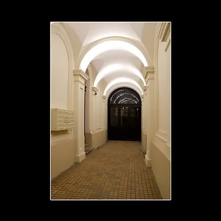 Apartman 777