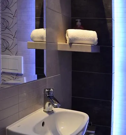 Апартаменты 777 *